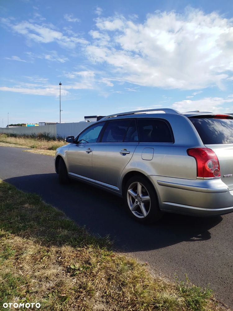 Toyota Avensis 2.2 D-CAT Combi Sol - 5