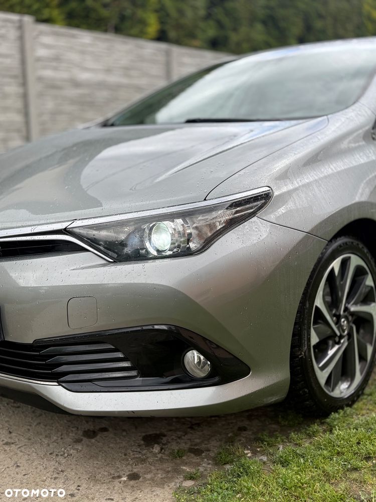 Toyota Auris 1.6 D-4D Prestige - 6