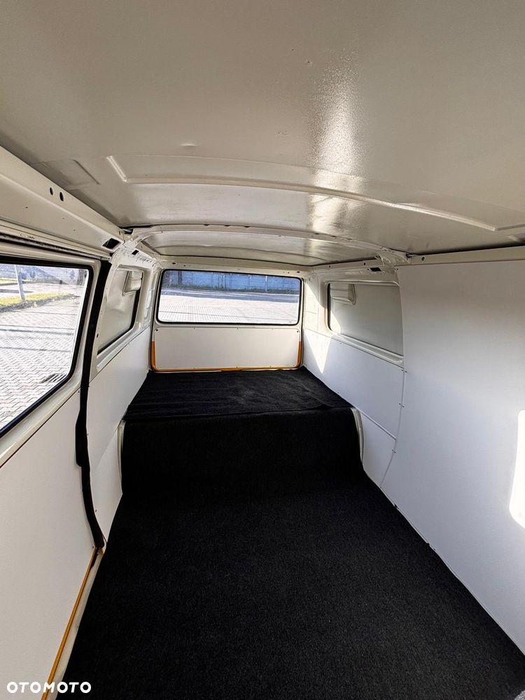Volkswagen Transporter - 14
