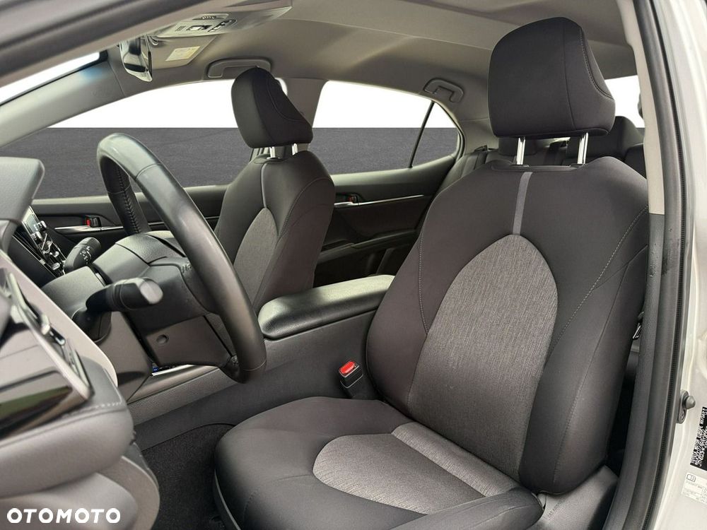 Toyota Camry - 11