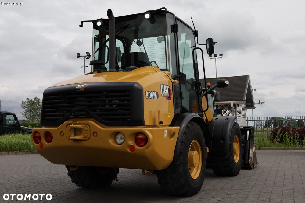 Caterpillar CAT 906M - 8