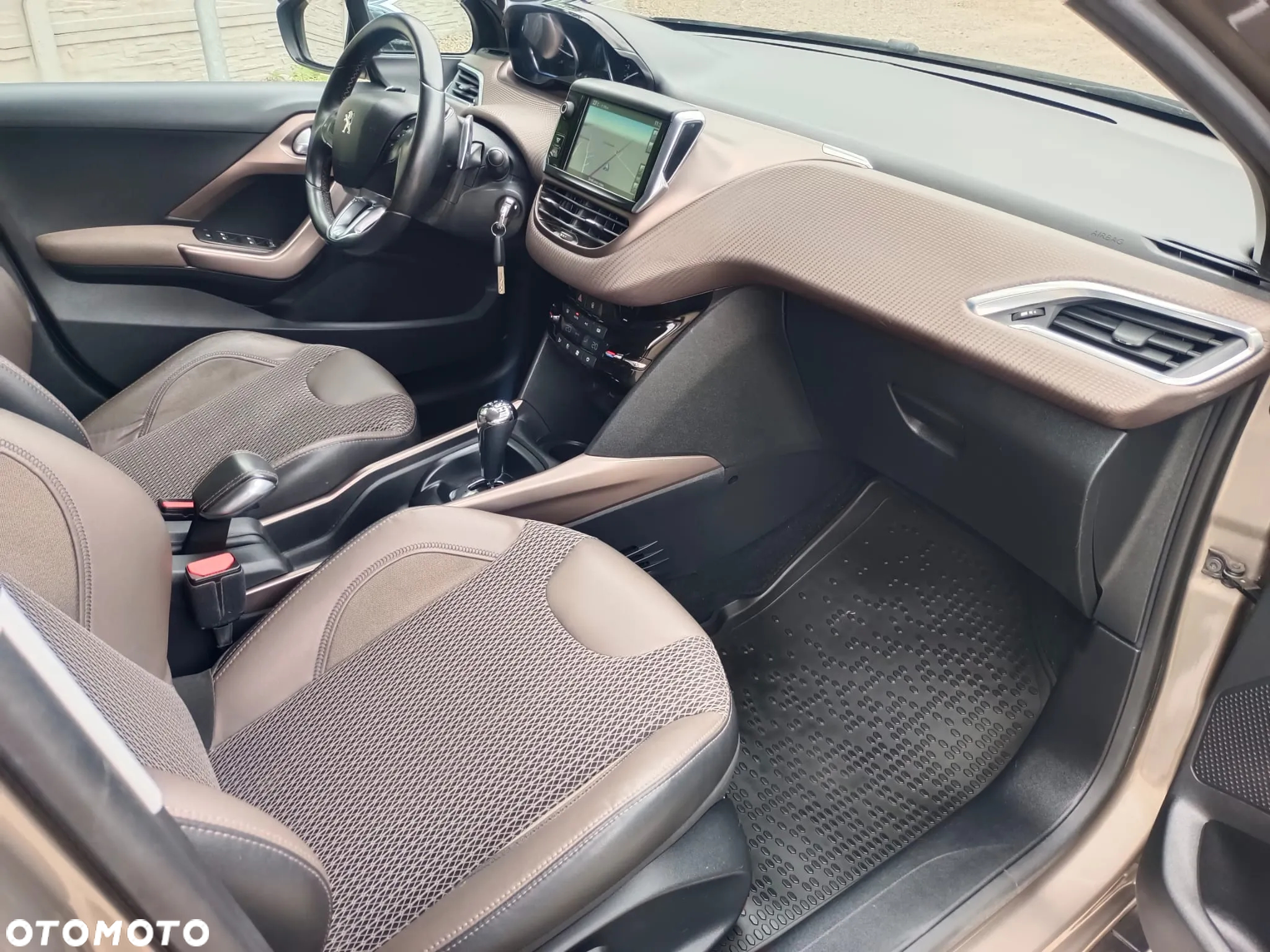 Peugeot 2008 e-HDi FAP 92 ETG6 STOP & START Allure - 13