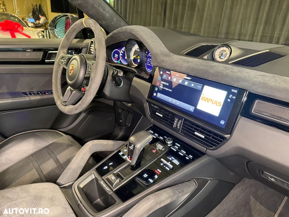 Porsche Cayenne Coupe - 34