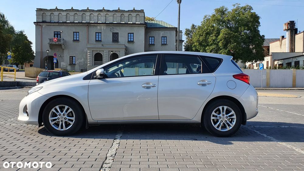 Toyota Auris 1.33 VVT-i Active - 4
