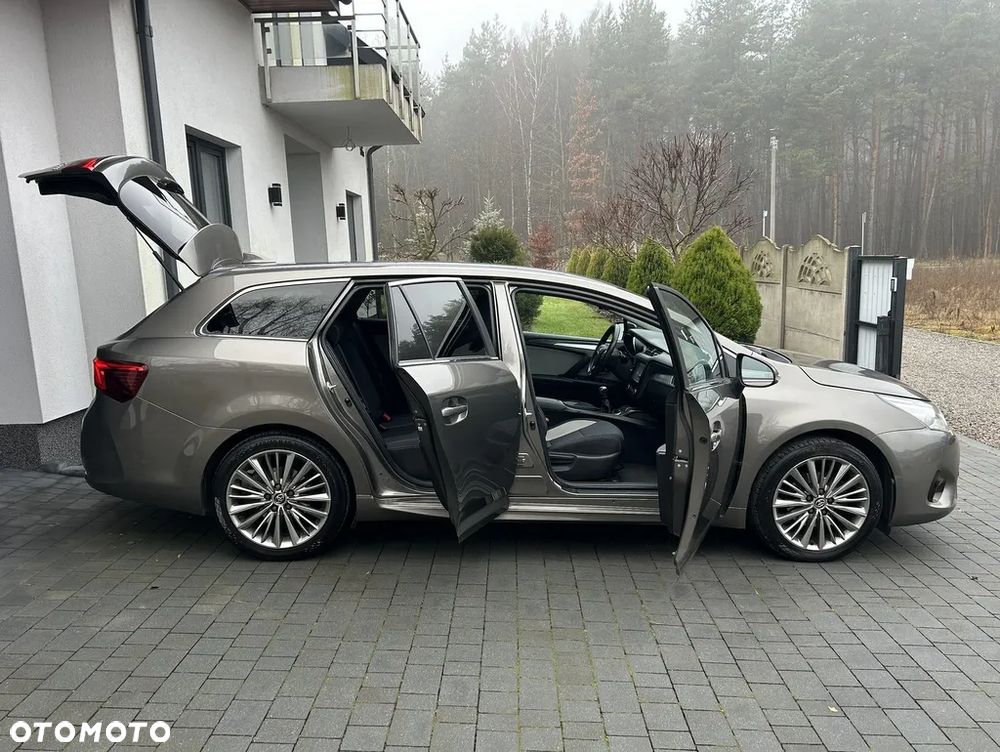 Toyota Avensis Touring Sports 1.8 Edition S+ - 15