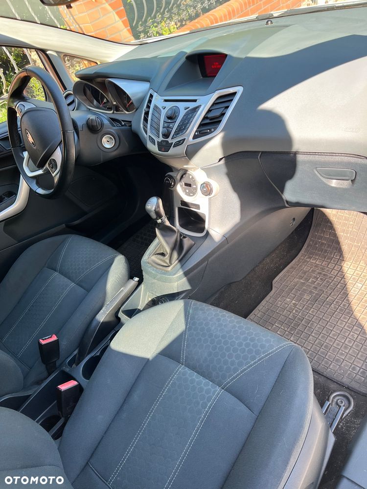 Ford Fiesta 1.4 Trend - 13