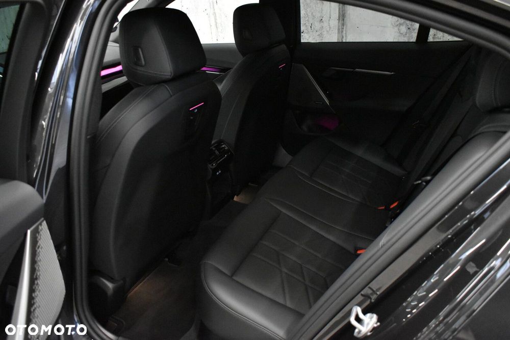 BMW Seria 5 520d xDrive mHEV M Sport - 25