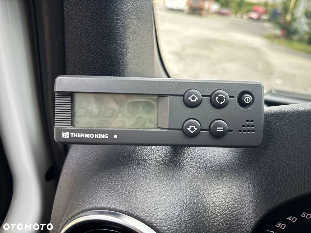 Mercedes-Benz Sprinter - 16