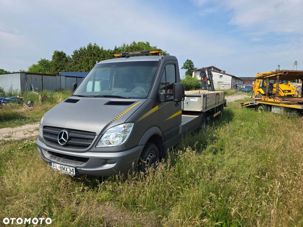 Mercedes-Benz 515 - 7