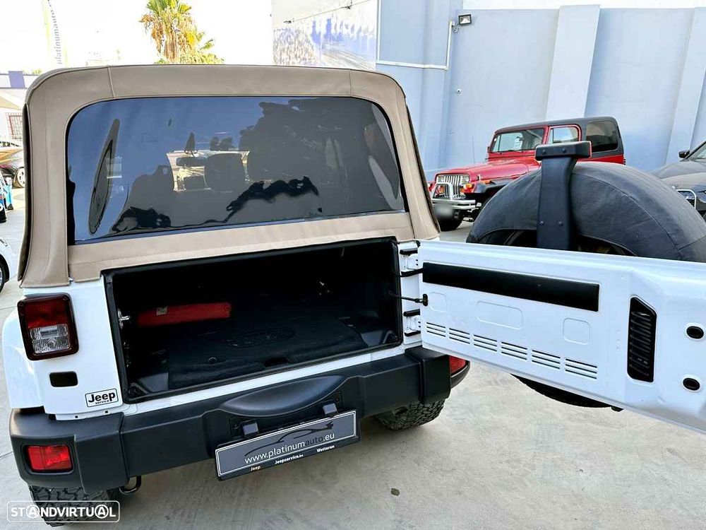 Jeep Wrangler Unlimited - 35