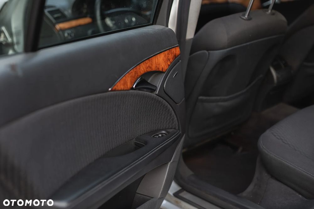 Mercedes-Benz Klasa E 220 CDI Automatik Elegance - 19