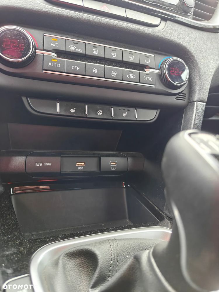 Kia Ceed 1.6 CRDi (48V Mild-Hybrid) Spirit - 9