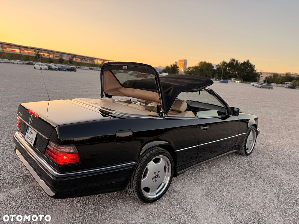 Mercedes-Benz Klasa E 320 - 34