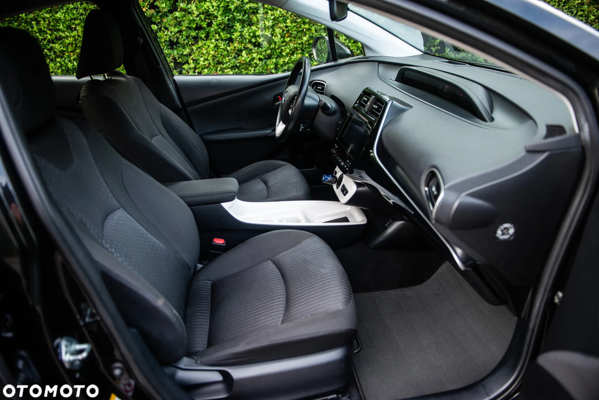 Toyota Prius 1.8 Hybrid Premium - 24