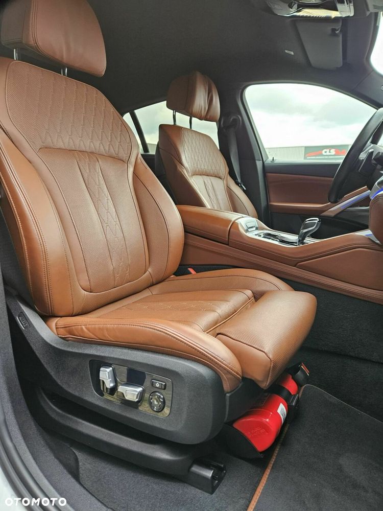 BMW X6 xDrive30d mHEV - 29