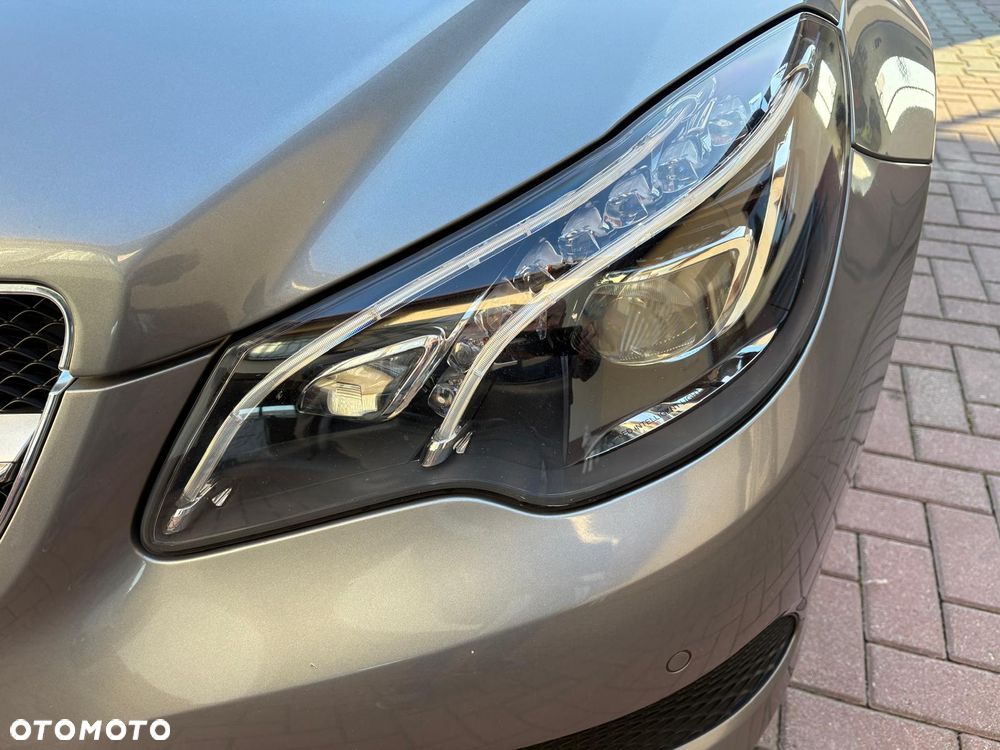 Mercedes-Benz Klasa E 250 7G-TRONIC - 11