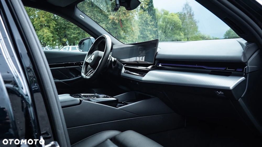 BMW Seria 5 520i - 13