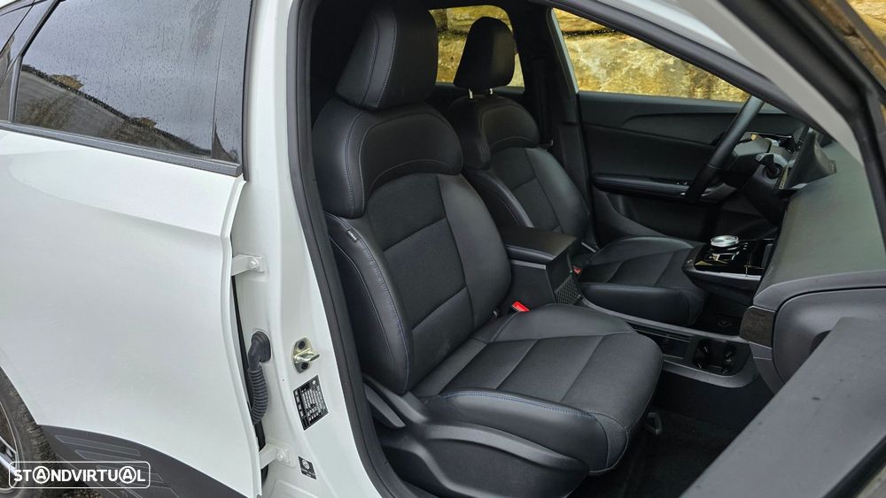 MG MG4 64 kWh Luxury - 47