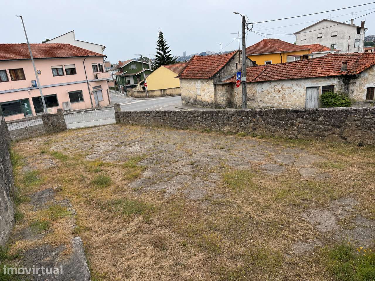 Moradia de 3 Frentes com Garagem e Terreno | Rio Tinto – Gondomar, Por - Grande imagem: 5/16