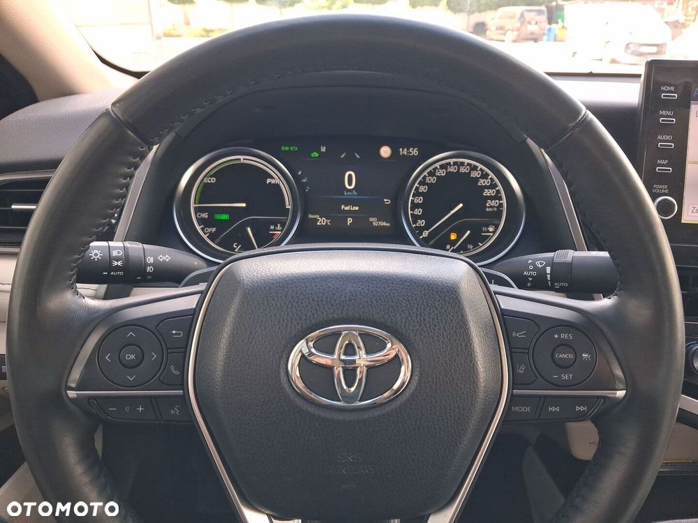 Toyota Camry 2.5 Hybrid Executive CVT - 21