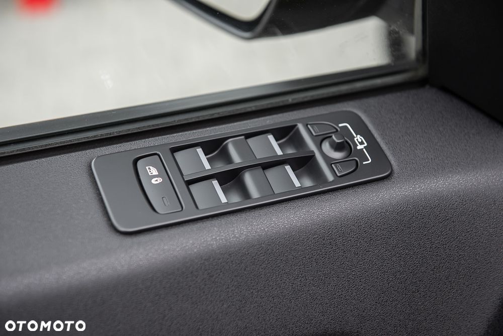 Land Rover Discovery Sport - 16