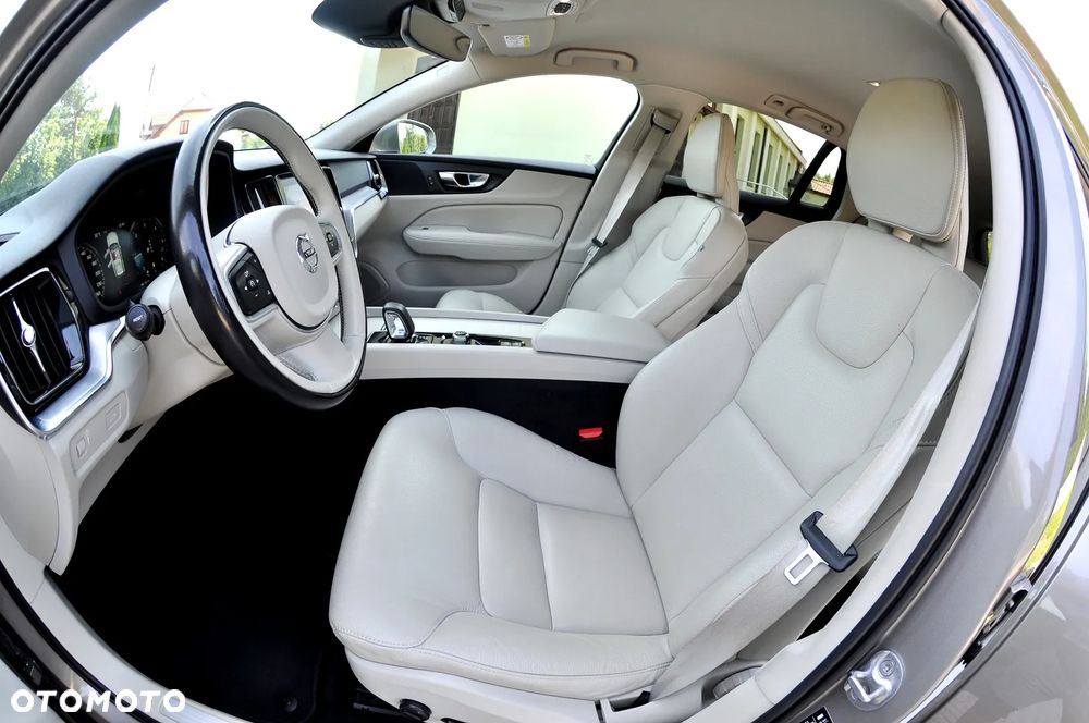 Volvo V60 B4 D Geartronic Momentum - 26