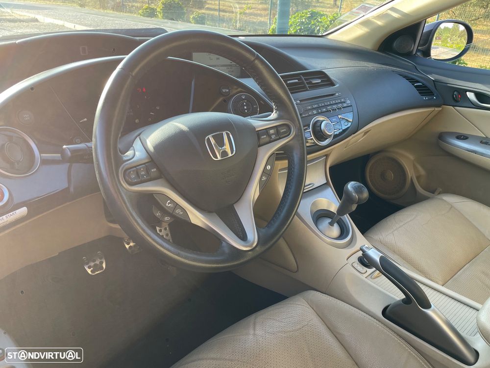 Honda Civic 2.2 i-CTDi Executive NAVI - 6