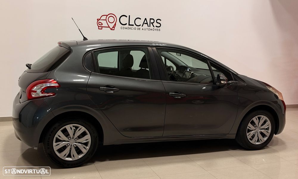 Peugeot 208 2013 photo 4
