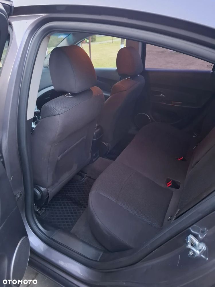 Chevrolet Cruze 1.6 - 3