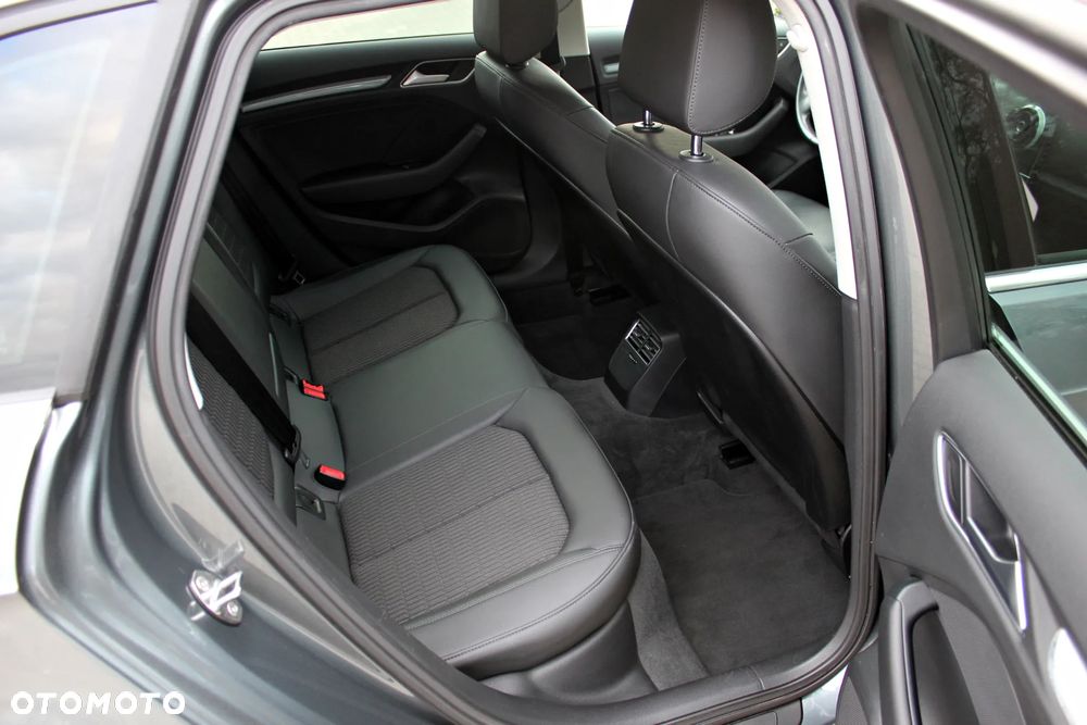 Audi A3 Sportback 1.4 TFSI Ambiente - 14