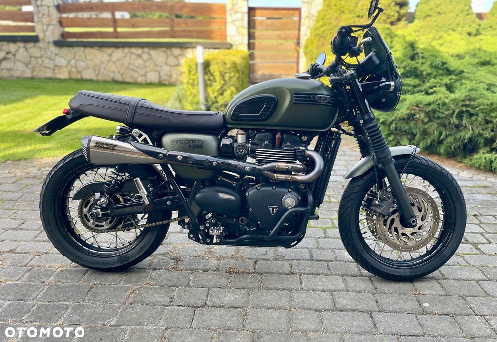 Triumph Bonneville - 3