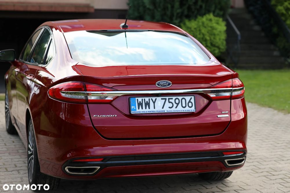 Ford Fusion 2.0 EcoBoost Titanium - 4