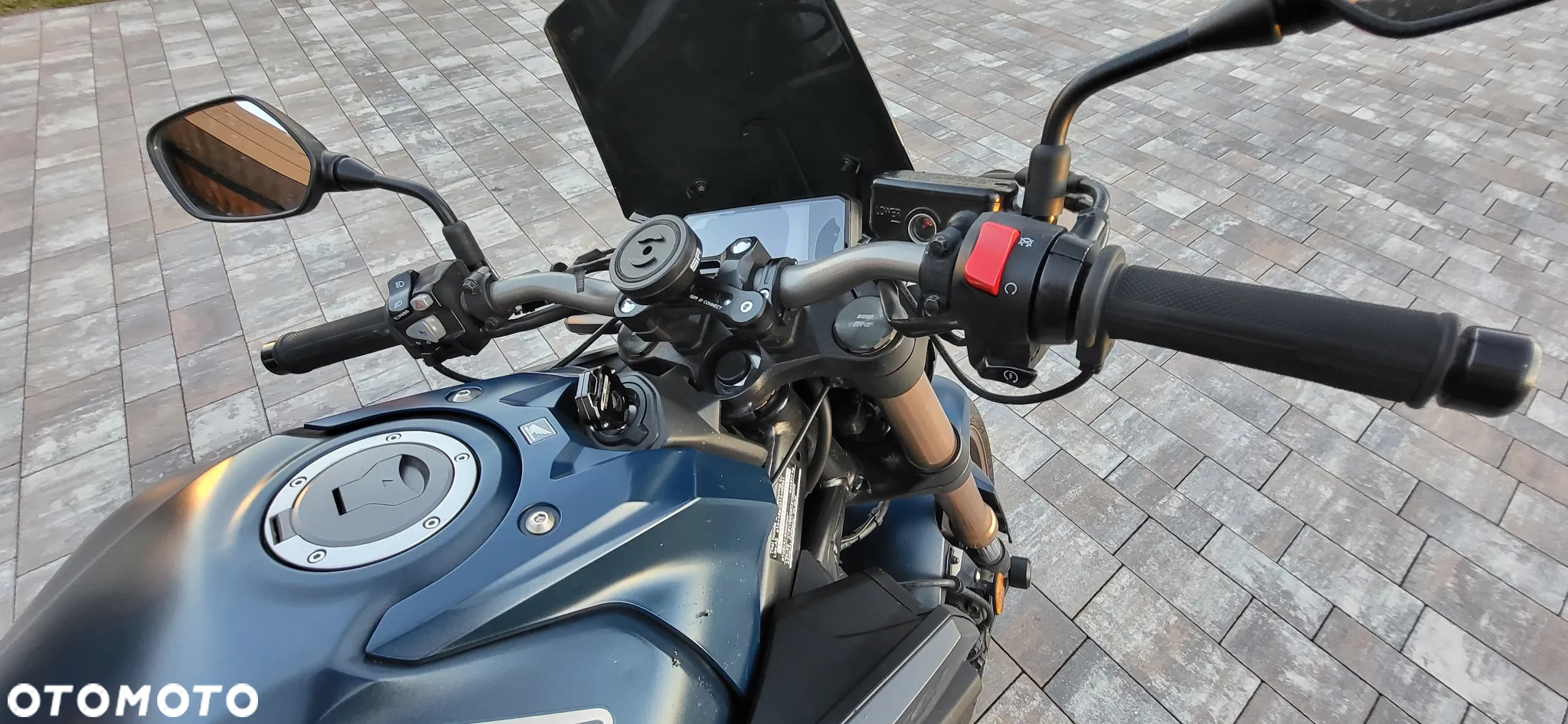 Honda CB - 11