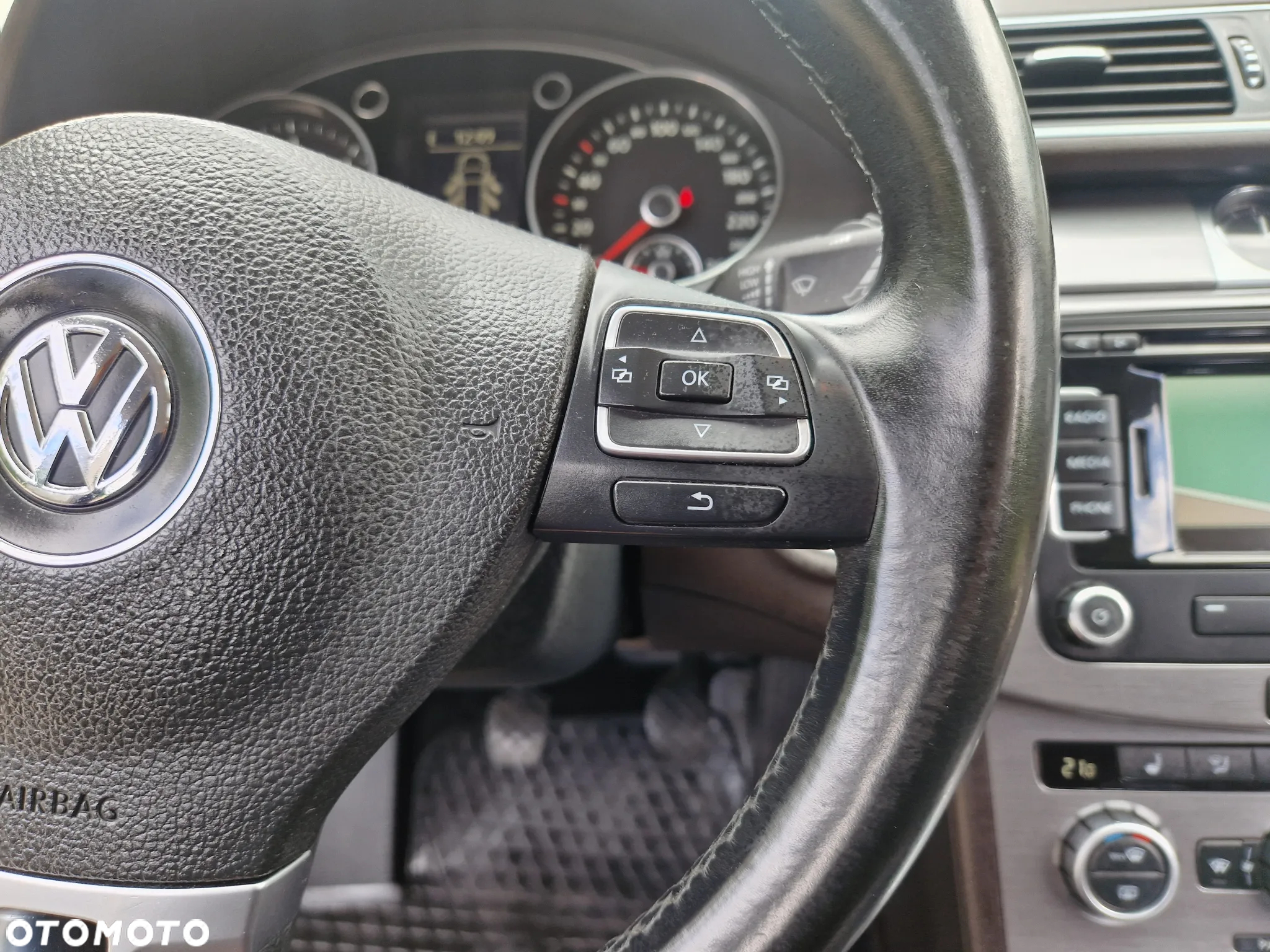 Volkswagen Passat 2.0 TDI Edition 40 - 22