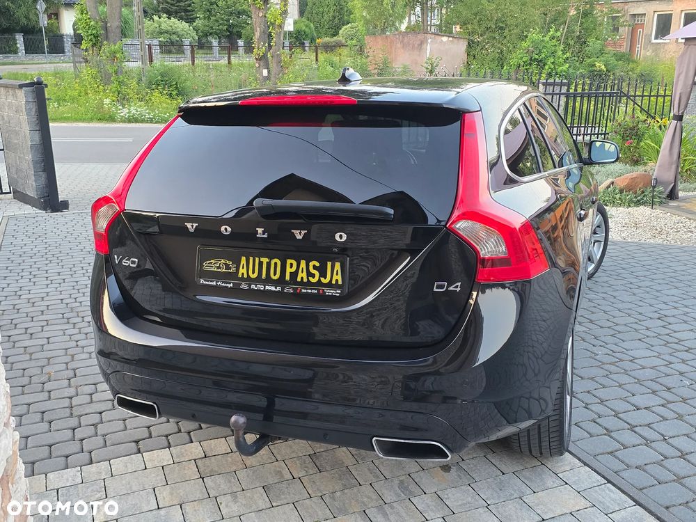 Volvo V60 D4 Momentum - 12