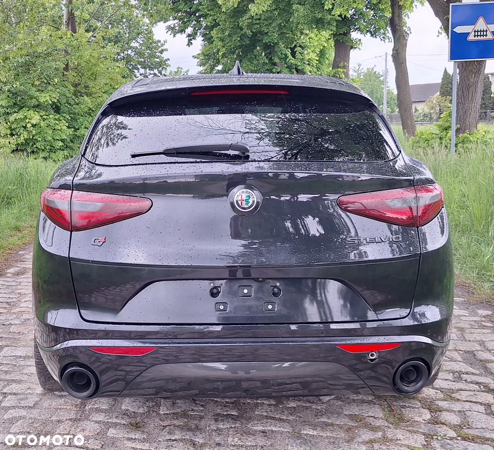 Alfa Romeo Stelvio 2.2 16V AT8 Q4 Veloce - 9