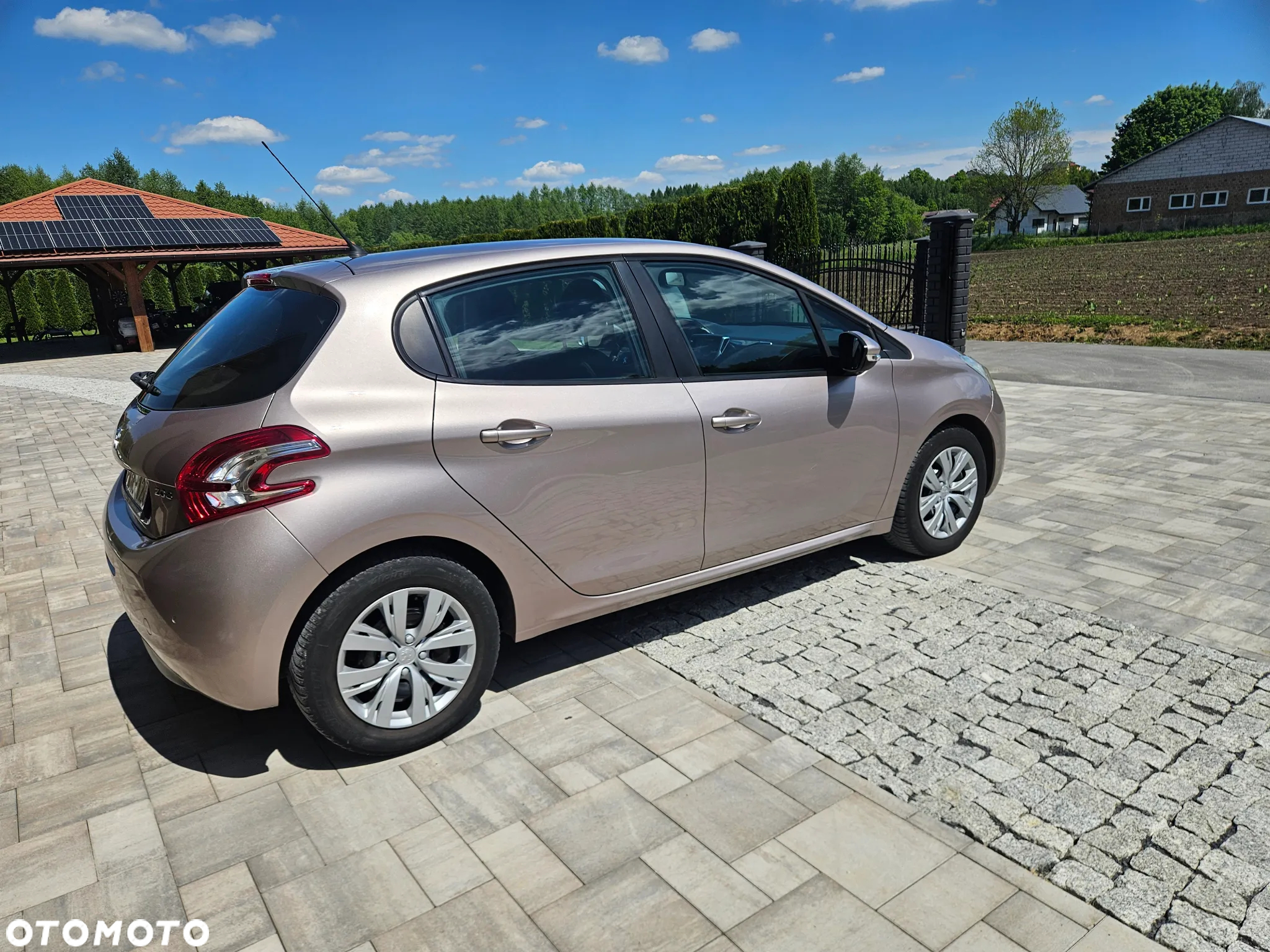 Peugeot 208 1.2 PureTech GPF Allure S&S - 8