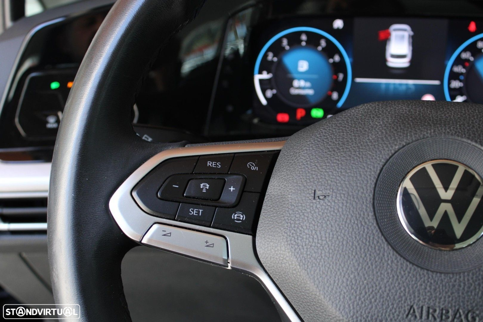 VW Golf Variant 1.5 eTSI Life DSG - 21