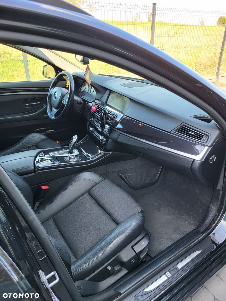 BMW Seria 5 525d - 9