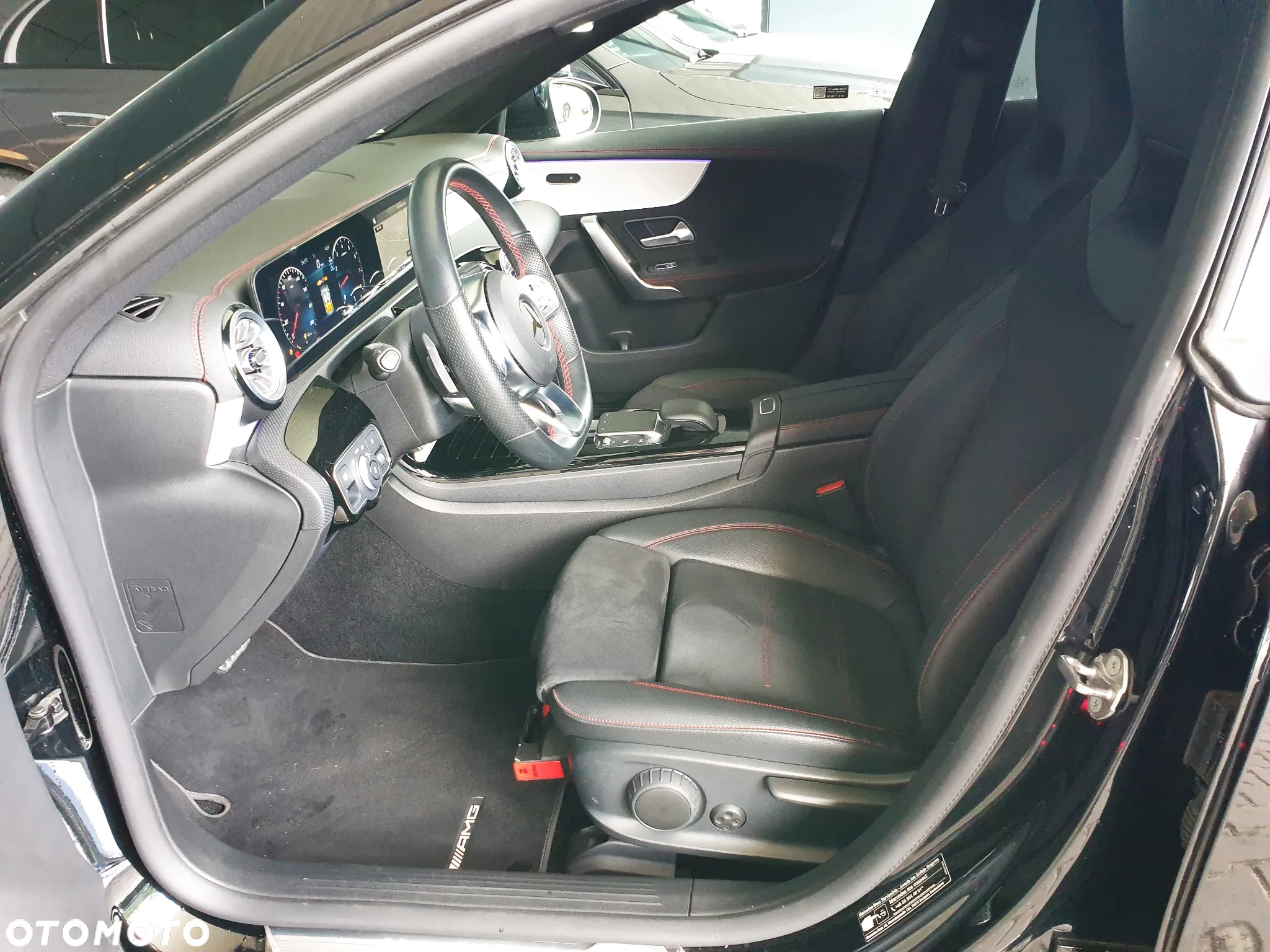 Mercedes-Benz CLA 200 AMG Line 7G-DCT - 14