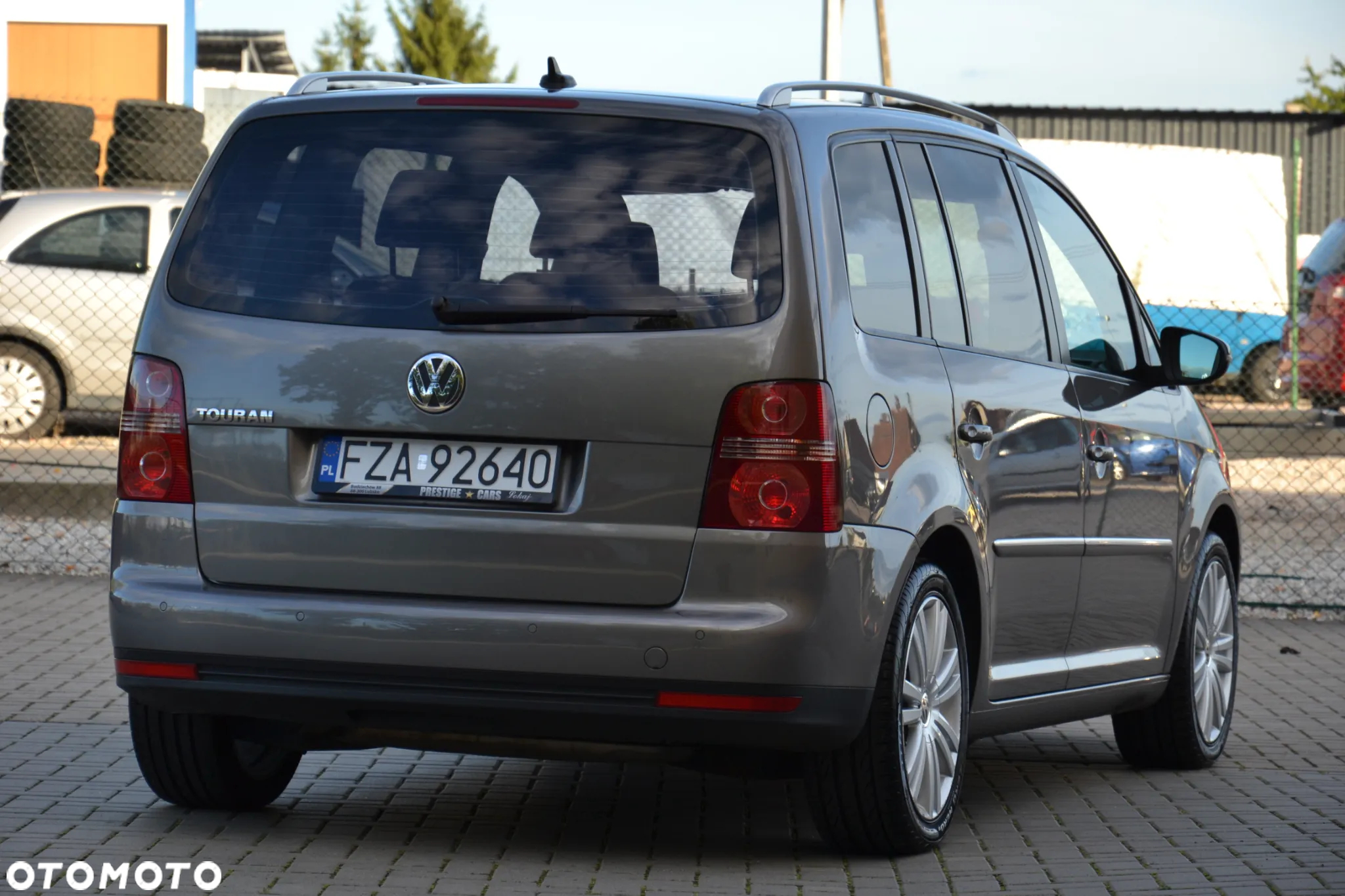 Volkswagen Touran 2.0 TDI DPF Highline DSG - 12