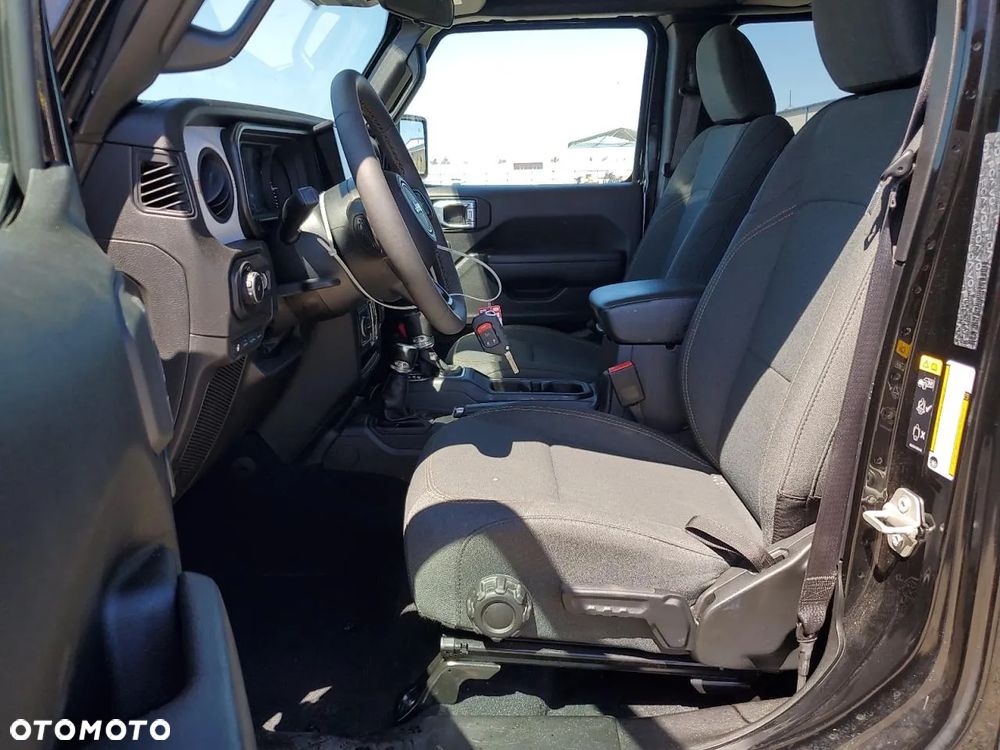 Jeep Wrangler - 7