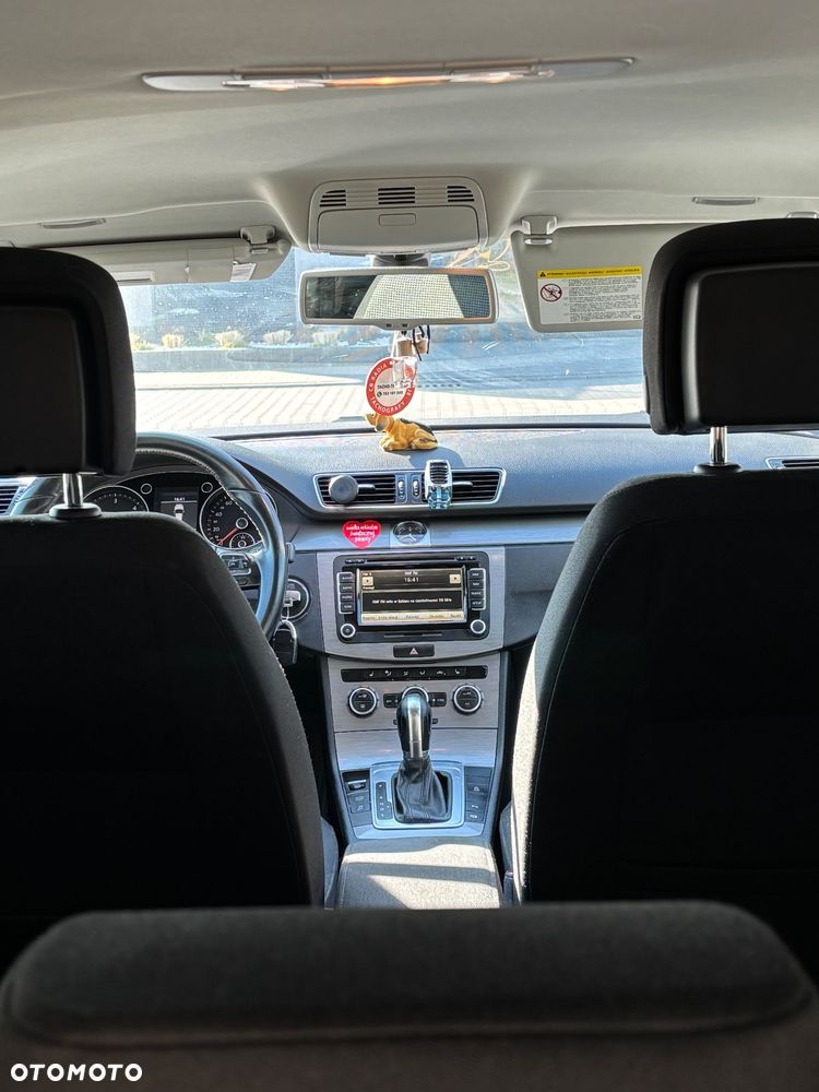 Volkswagen Passat 2.0 TDI DSG BlueMotion Technology Comfortline - 8