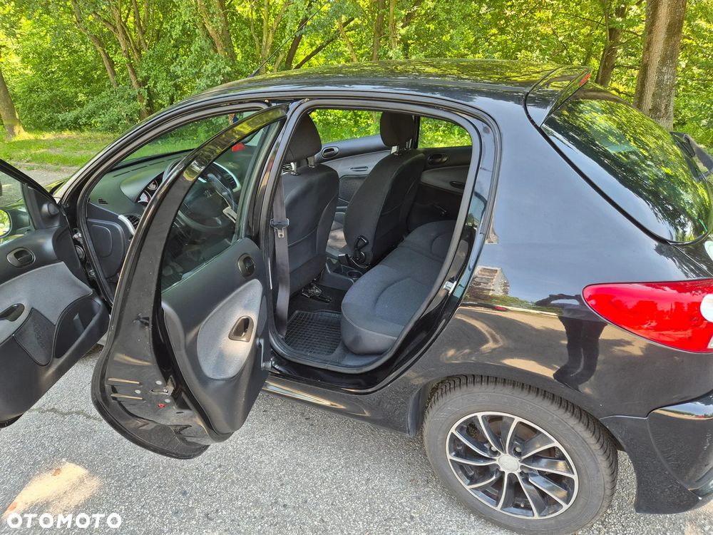 Peugeot 206 plus - 7