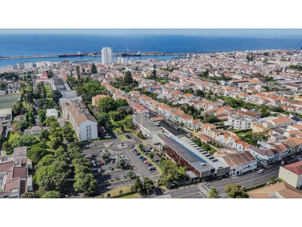 Oportunidade Exclusiva de Investimento em Ponta Delgada - Grande imagem: 2/25