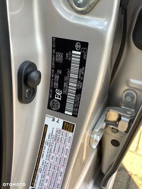 Toyota Prius Plug-in 1.8 Hybrid Executive - 13