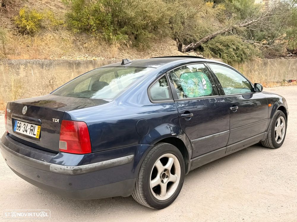 VW Passat 1.9 TDi Confortline - 1