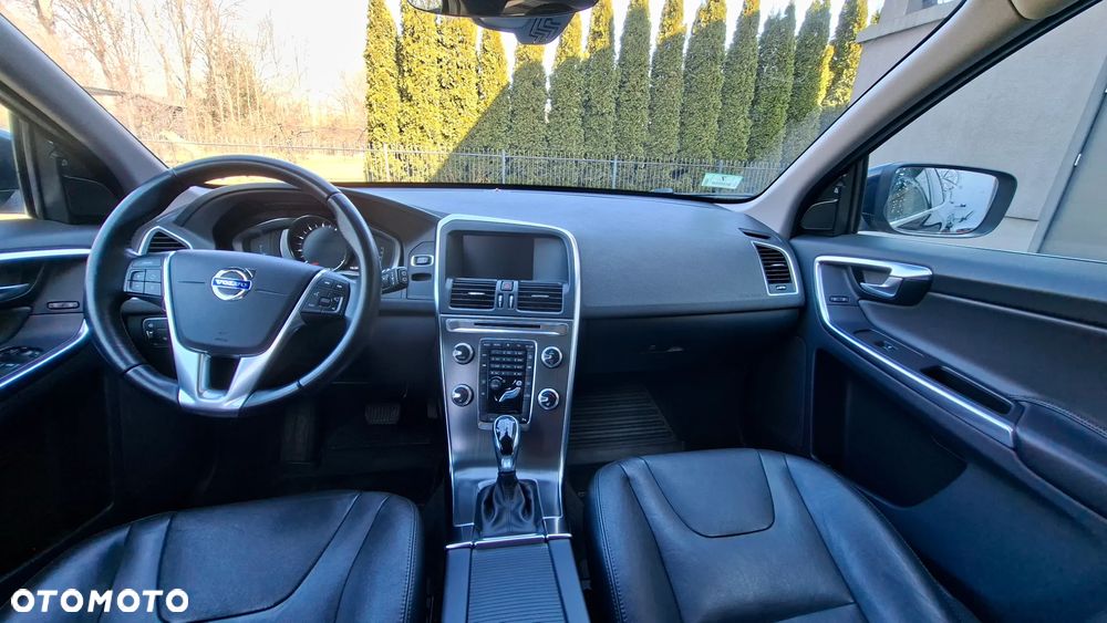 Volvo XC 60 T6 AWD Geartronic Momentum - 10