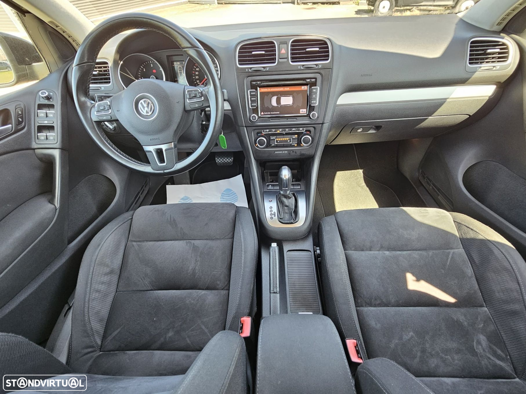 VW Golf 1.6 TDi Highline DSG - 16