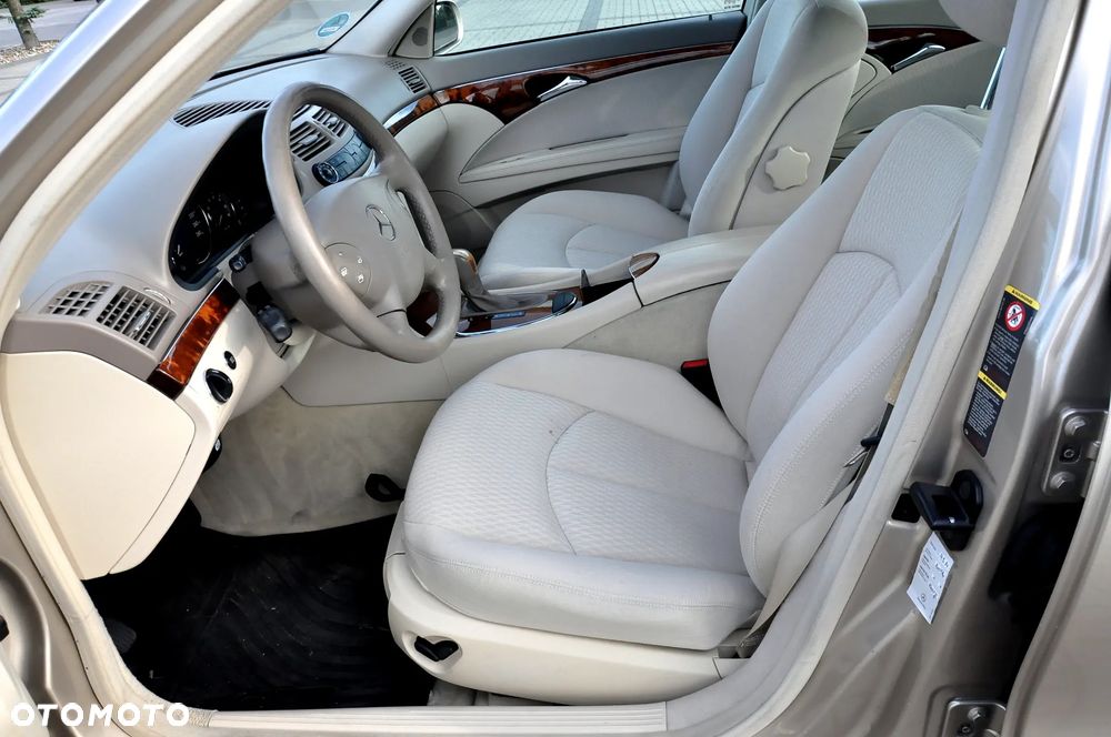 Mercedes-Benz Klasa E 320 Elegance - 22